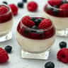 Panna Cotta con frutas del bosque